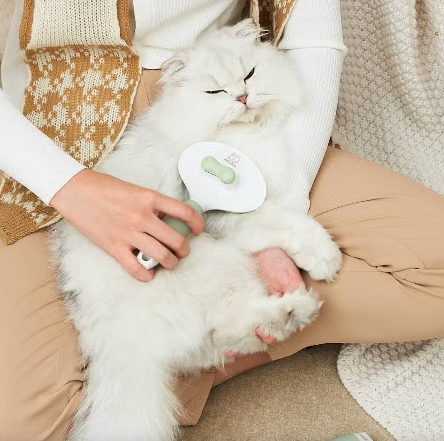 Round Head Grooming Brush